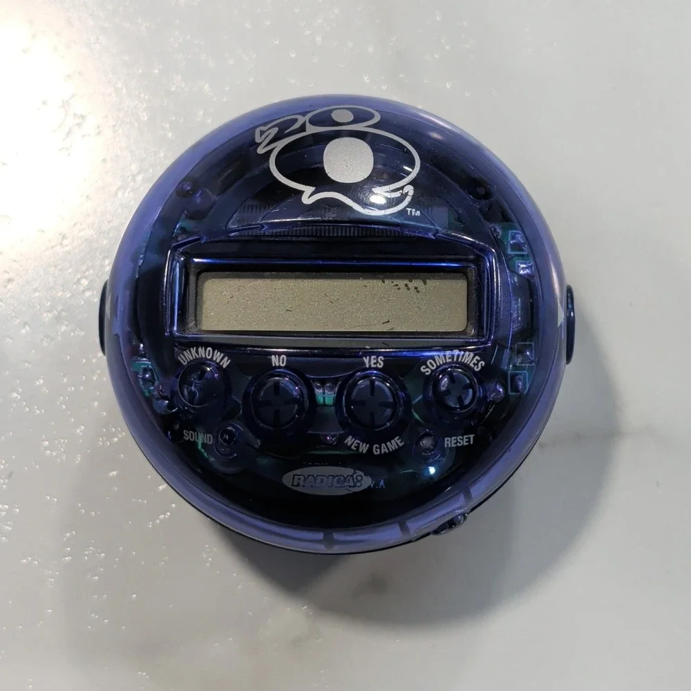 Radica 20Q Handheld Game Purple Electronic Mind Reader Vintage Toy & TESTED